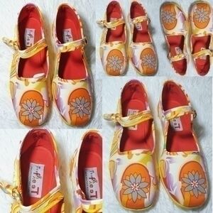 On Your Feet By Chinese Laundry Flower Mary Janes